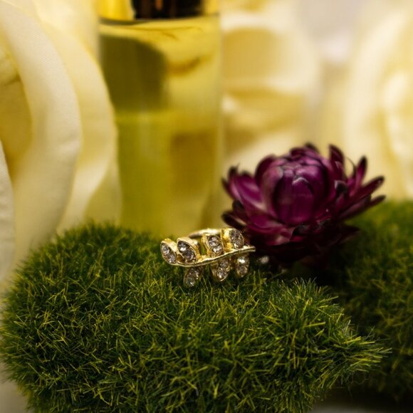 1 Leaf Ear Cuffs, golden, summer, casual, earrings, crystals, swimsuit - Picture 6 of 10